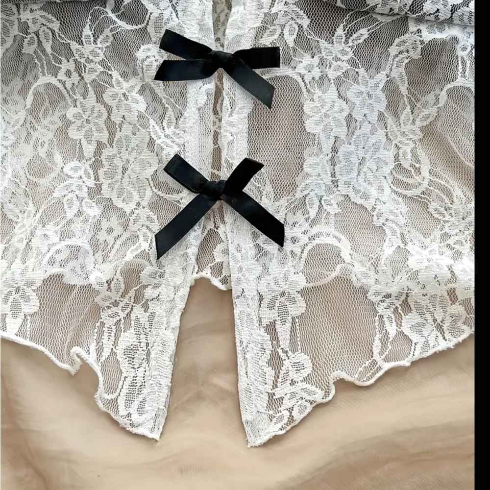 Lace Camisole with Black Accents brand new in package - Picture 5 of 5